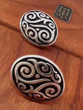 Vintage RETIRED James Avery French clip earrings scroll ornate
